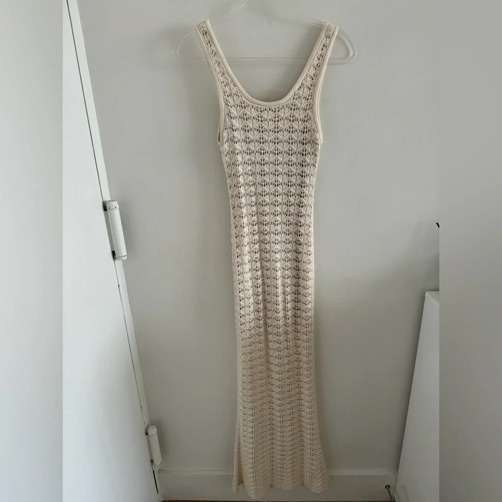 Alice + Olivia VERONIQUE POINTELLE
SCOOP NECK DRESS - Picture 8 of 8